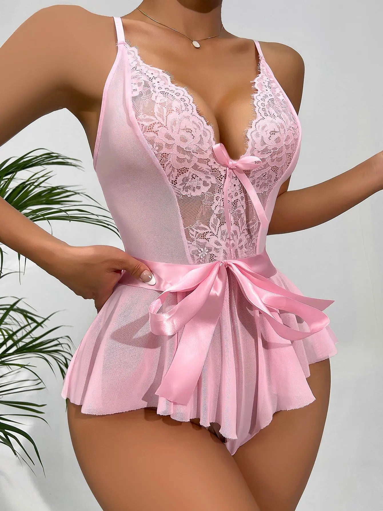 Ensemble nuisette dentelle transparente — Lingerie sexy avec string assorti